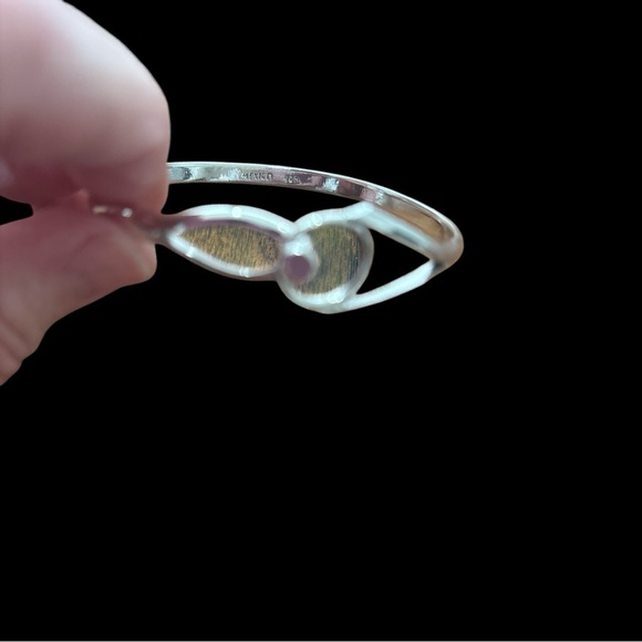 Elegant Silver Bracelet - Picture 3 of 3